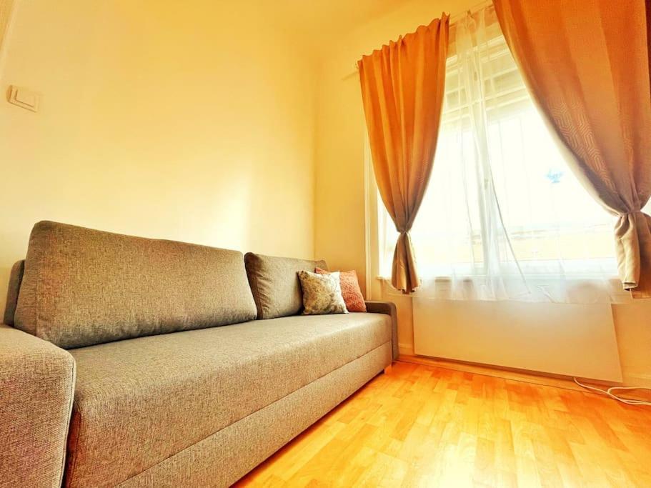 Central Spacious Flat Budapest Exterior foto