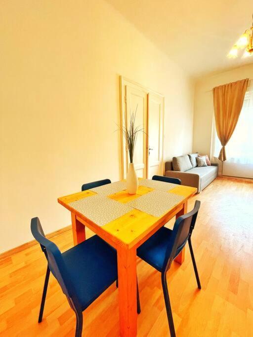 Central Spacious Flat Budapest Exterior foto